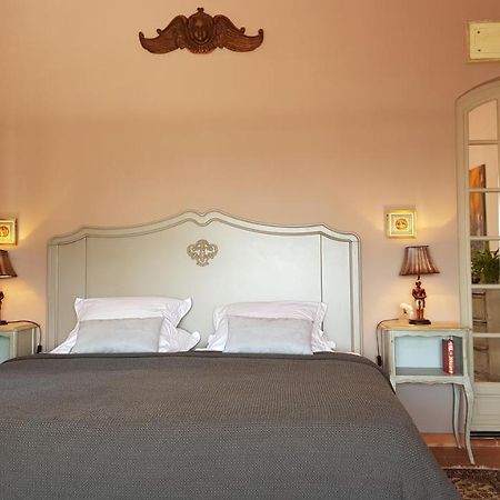 Pierres Blanches Bed & Breakfast Cotignac Exterior photo