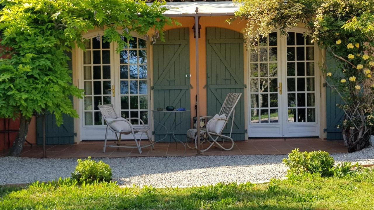 Pierres Blanches Bed & Breakfast Cotignac Exterior photo