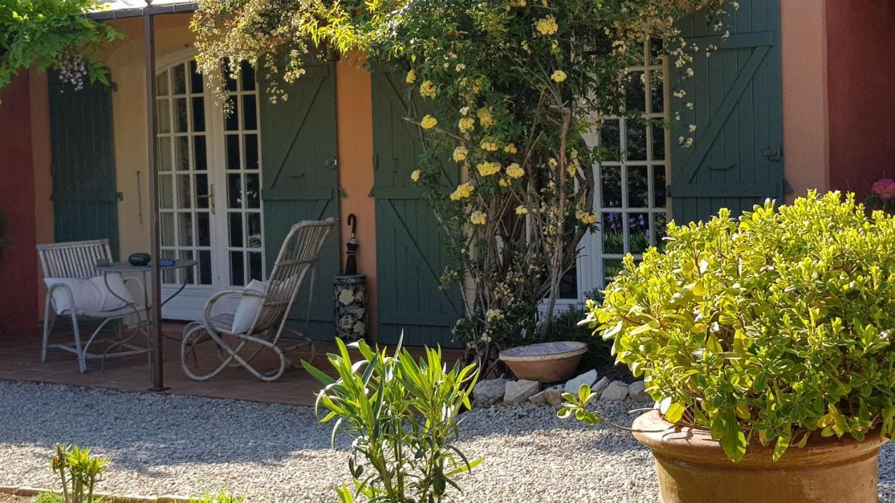 Pierres Blanches Bed & Breakfast Cotignac Exterior photo
